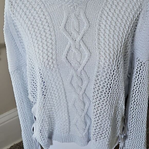 Curio's Vintage Women's White Sweater - Picture 2 of 13